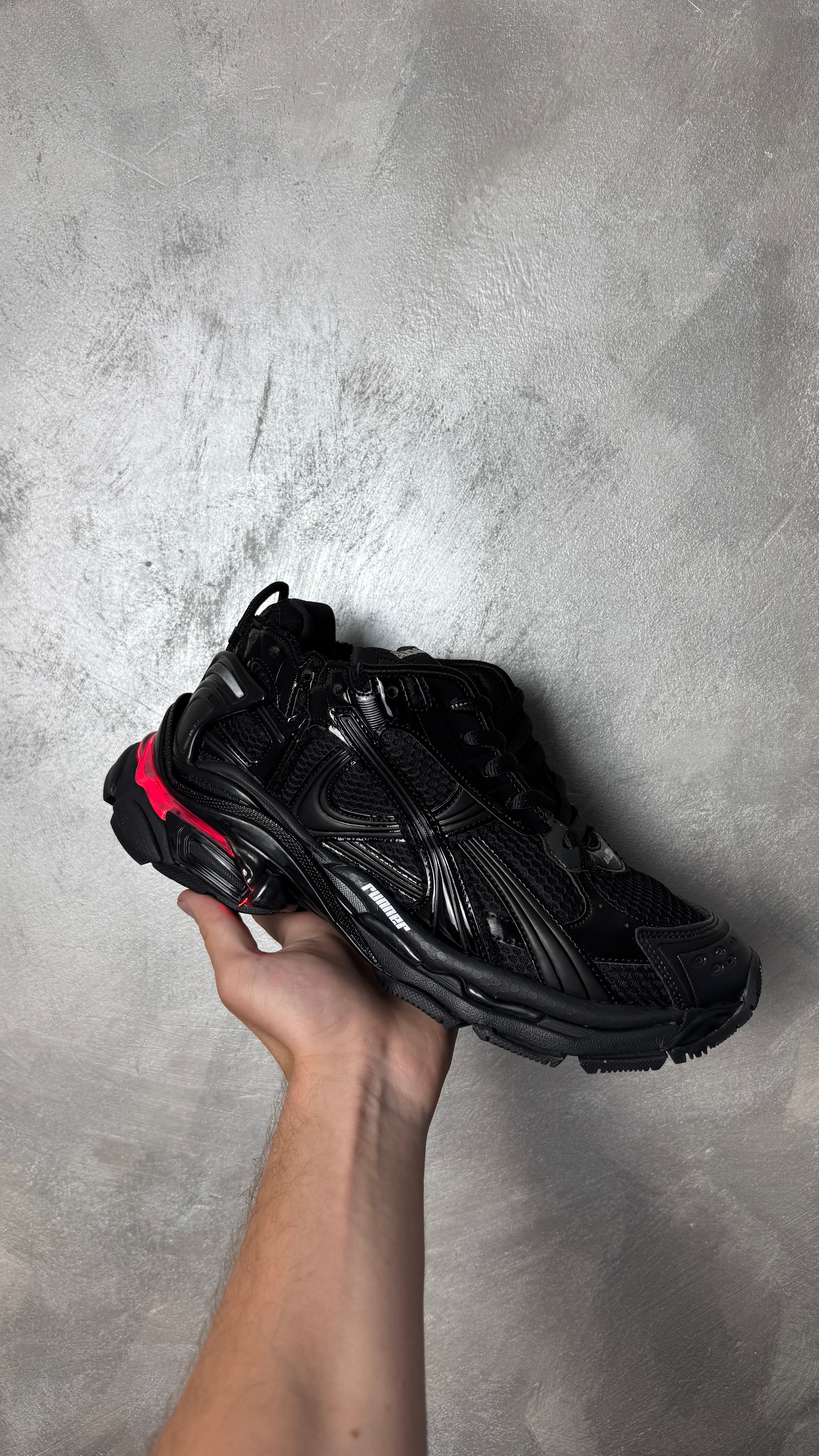 Balenciaga runner LED