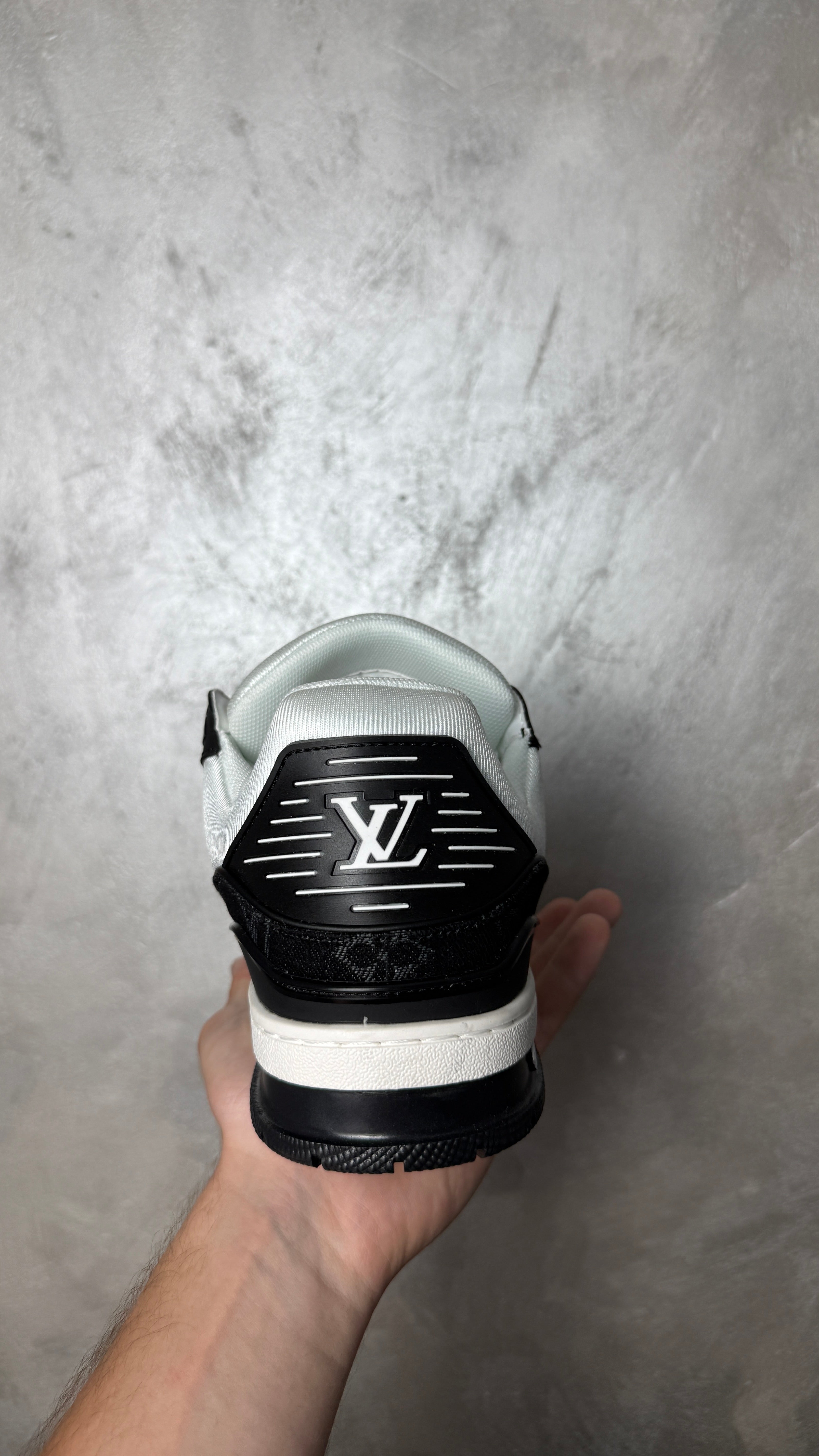 Louis Vuitton Trainer Black White