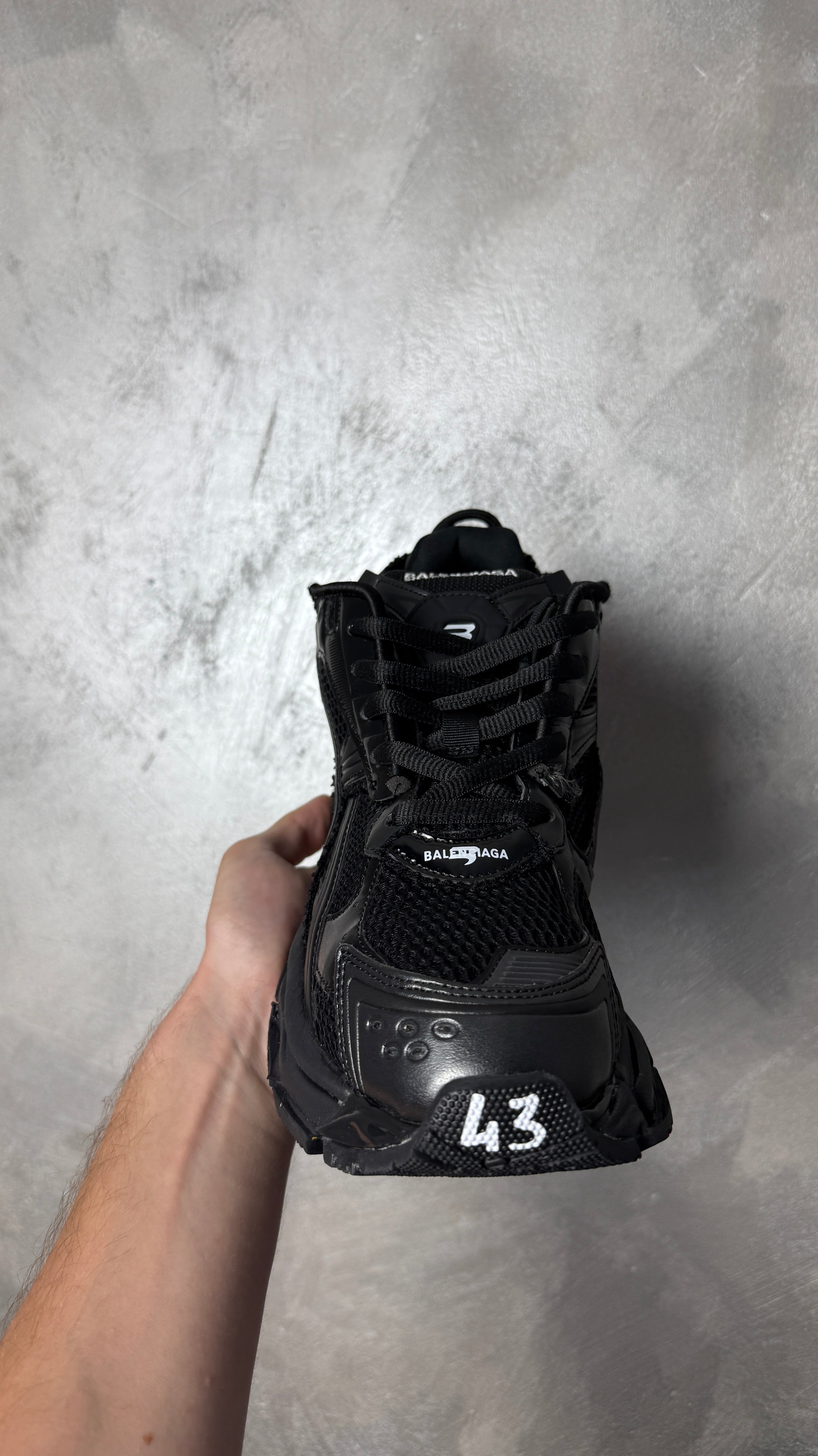 Balenciaga runner LED