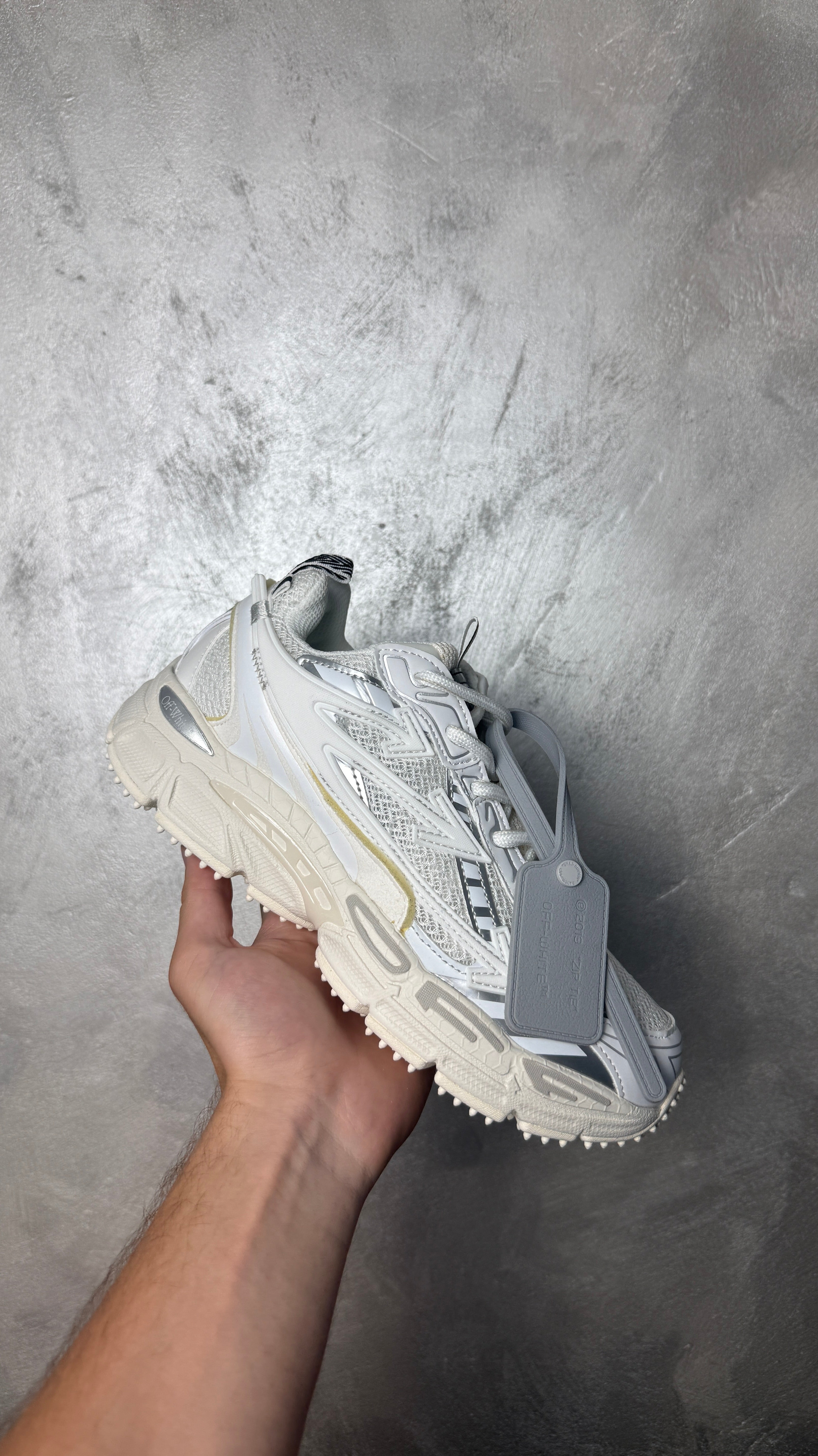 Off-White Be Right Back White