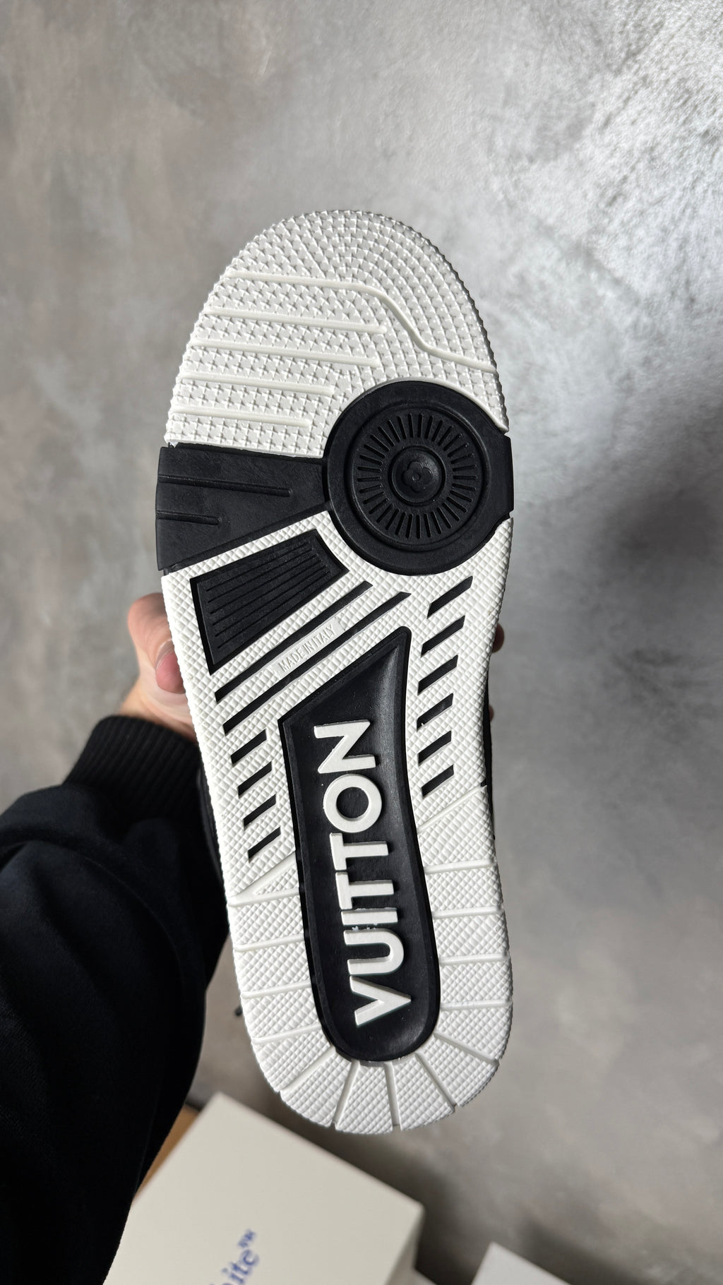 Louis Vuitton Skate Black White