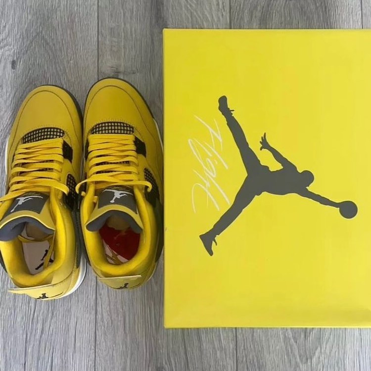 Jordan 4 lightning